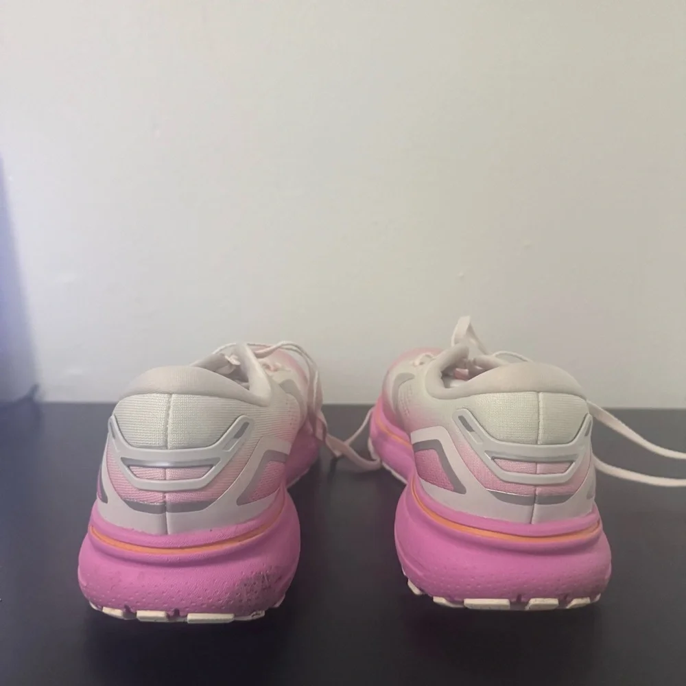 Brooks Ghost Women's Pink Running Shoes - Picture 3 of 7